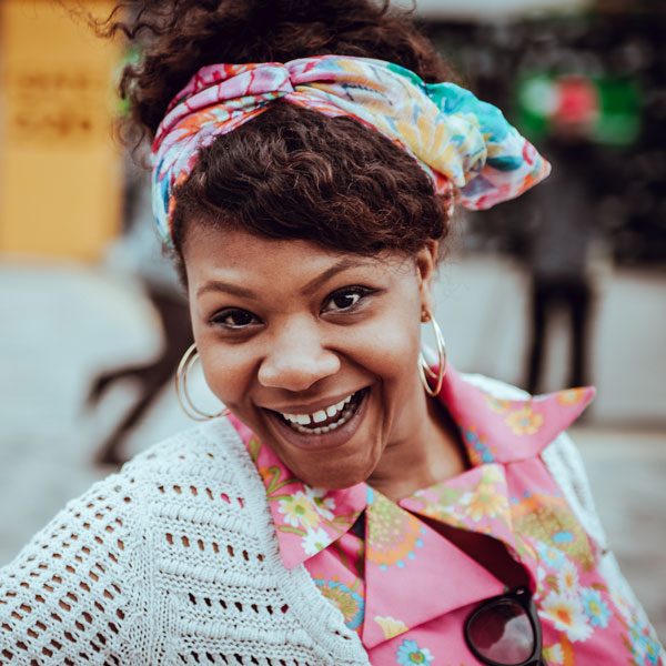 profile-smiling-lady